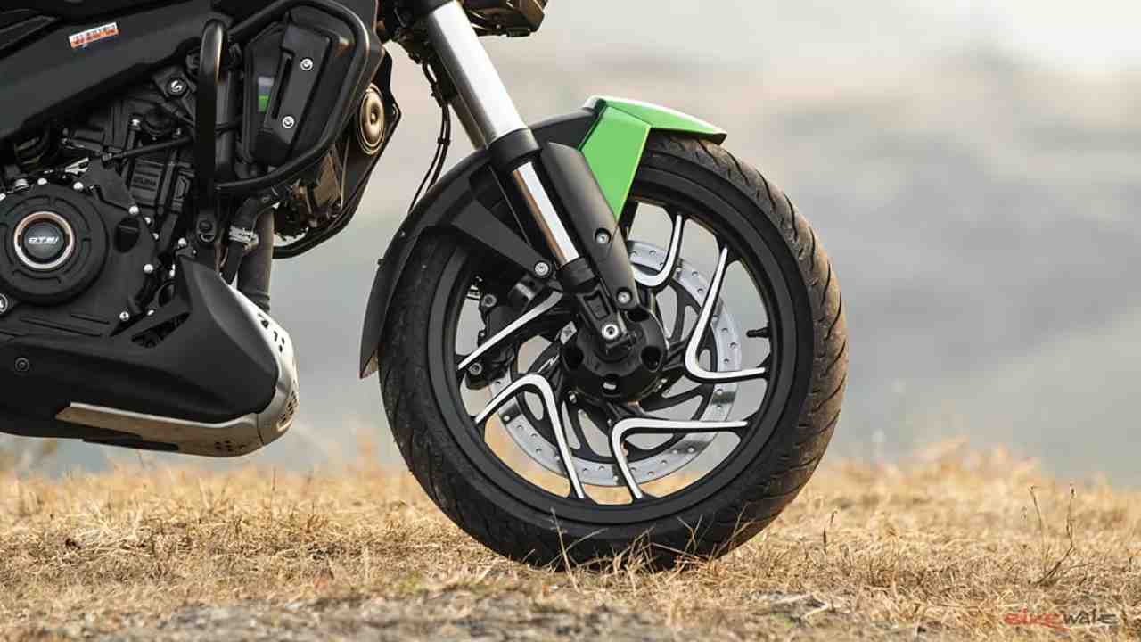 Bajaj Dominar 400: Accessories ছাড়াই যেতে পারবেন লাদাখ, Enfield-কে টেক্কা দিতে বাম্পার বাইক আনল Bajaj | Baja New 377 CC Bike